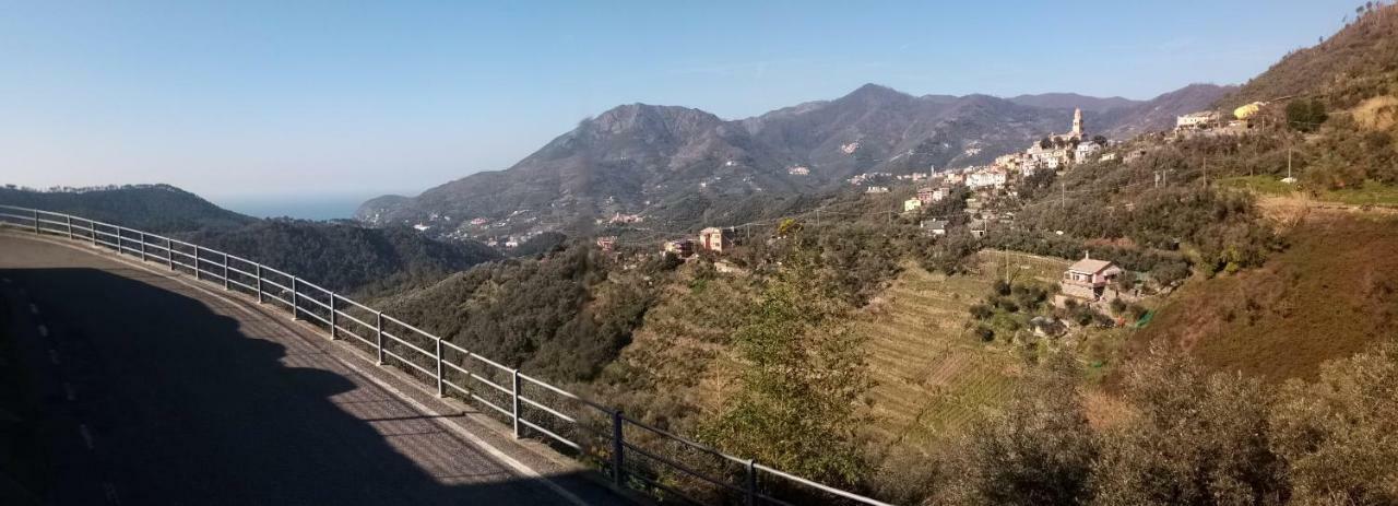 Casa Vacanze Tra Le Mura Леванто Екстериор снимка