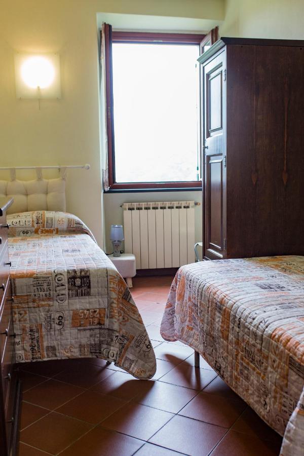 Casa Vacanze Tra Le Mura Леванто Екстериор снимка