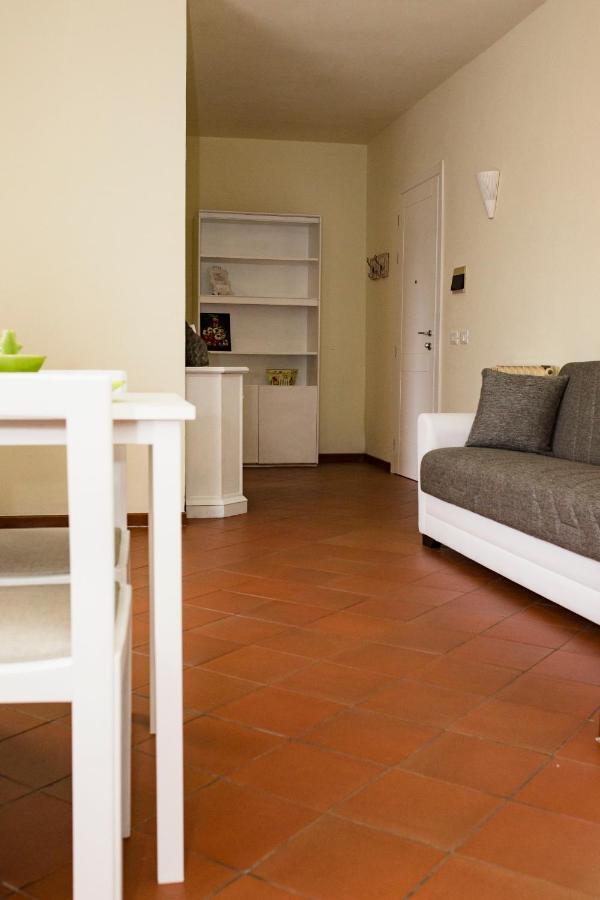 Casa Vacanze Tra Le Mura Леванто Екстериор снимка