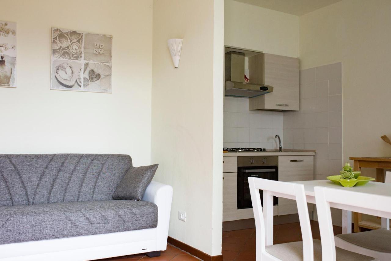 Casa Vacanze Tra Le Mura Леванто Екстериор снимка