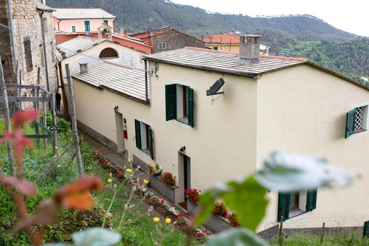 Casa Vacanze Tra Le Mura Леванто Екстериор снимка