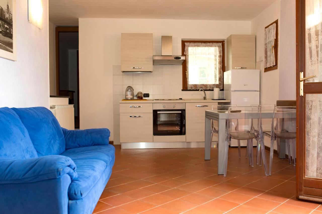 Casa Vacanze Tra Le Mura Леванто Екстериор снимка
