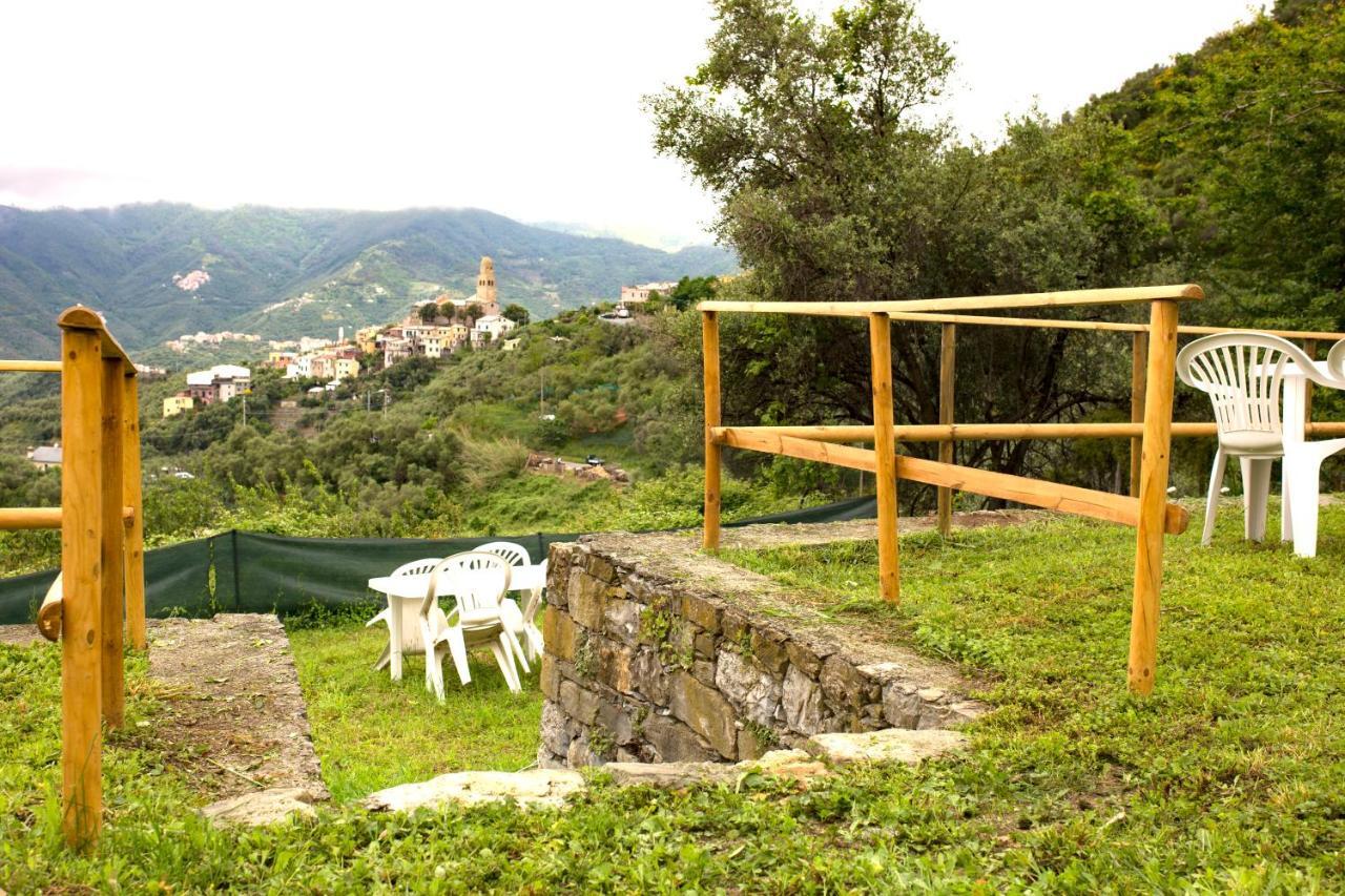 Casa Vacanze Tra Le Mura Леванто Екстериор снимка