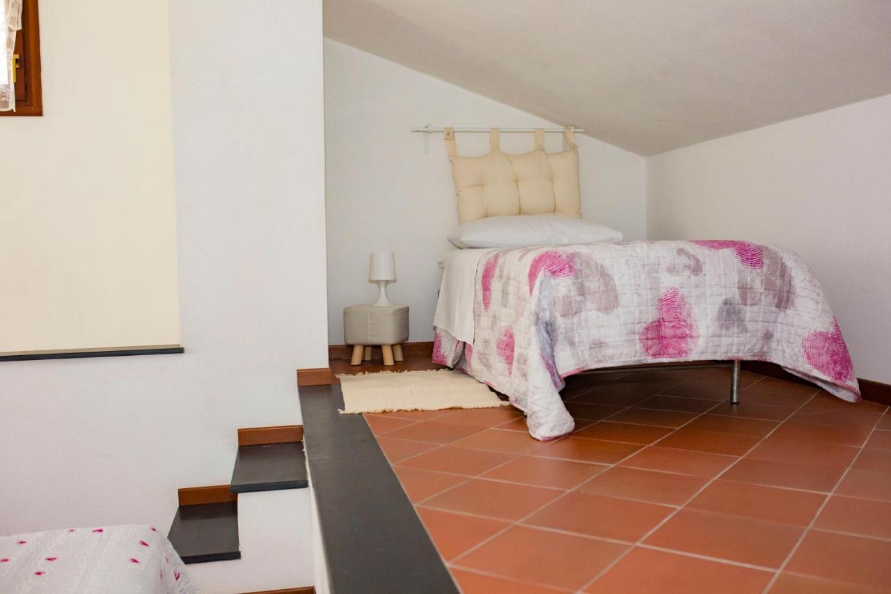Casa Vacanze Tra Le Mura Леванто Екстериор снимка